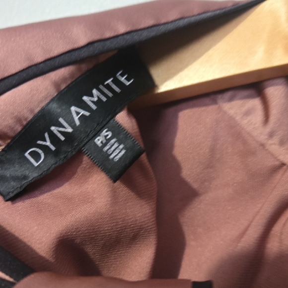 Dynamite Mauve Sleeveless Dress - Picture 2 of 3